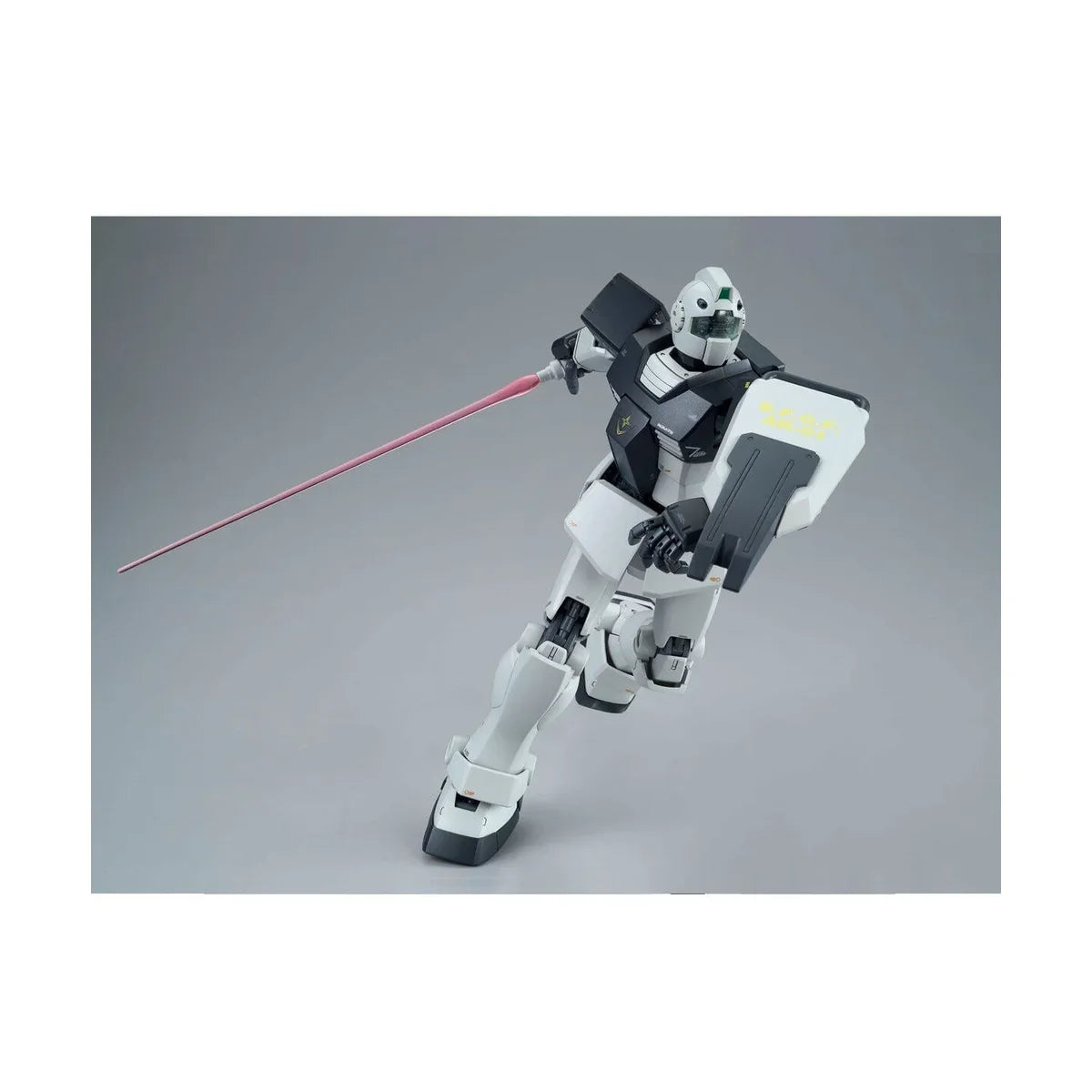 Bandai MG Mobile Suit Gundam Side Story Master Grade Gm (White Dingo Team Custom) Model Kit Figure