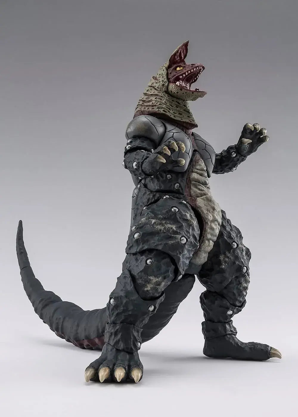 Tamashii Nations S.H. Figuarts Ultraman Tiga Golza Display Figure