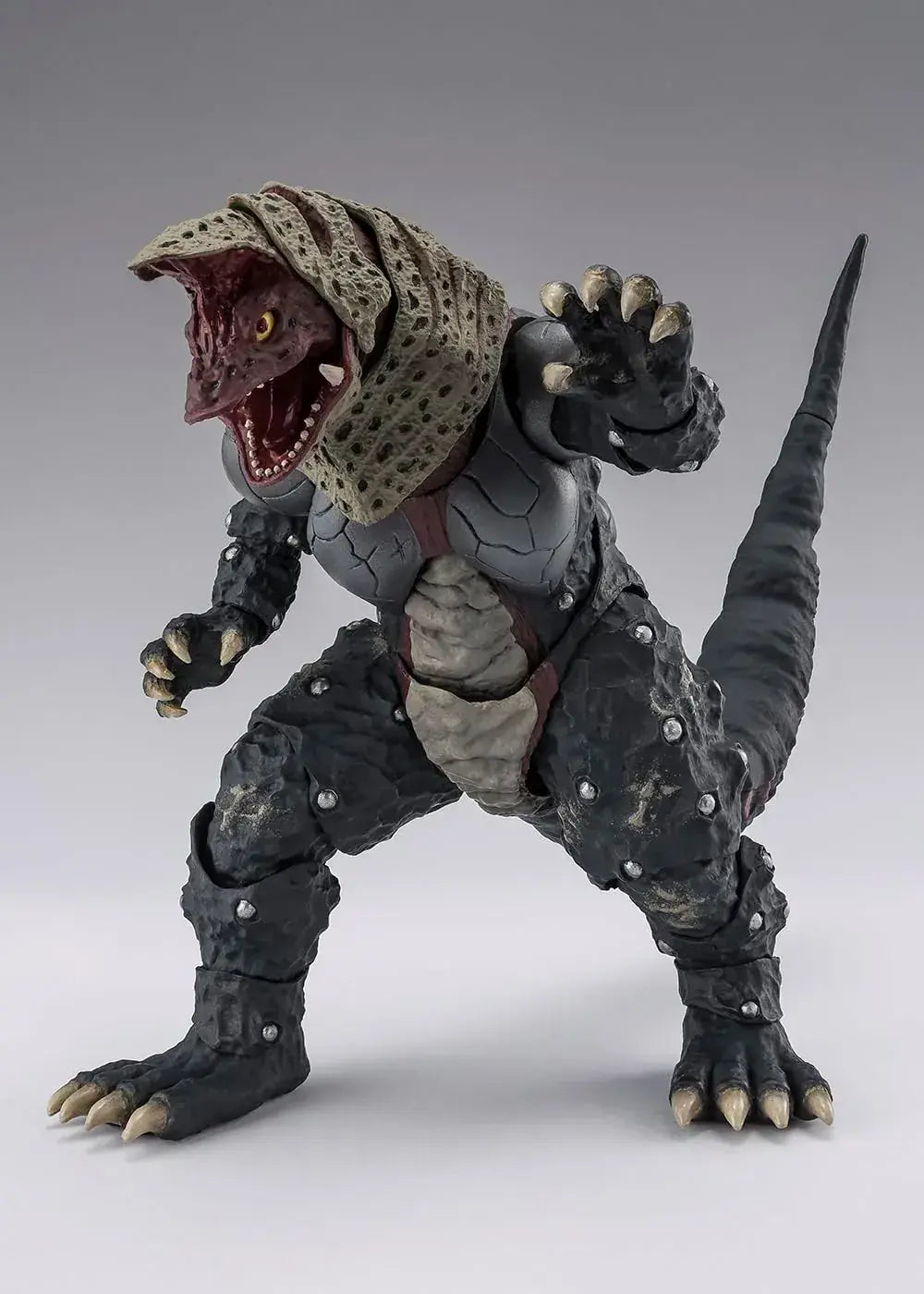 Tamashii Nations S.H. Figuarts Ultraman Tiga Golza Display Figure